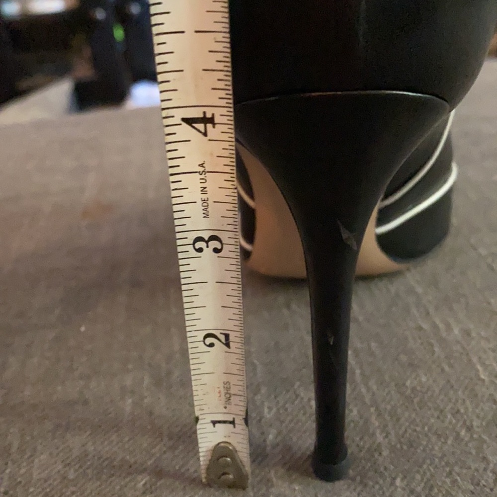 Gianvito Rossi Leather Ankle Boots - Picture 8 of 8